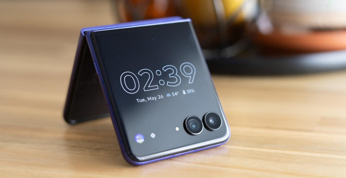 掲載元記事：The Verge ? De-Googled GrapheneOS is coming to Motorola's foldables next year